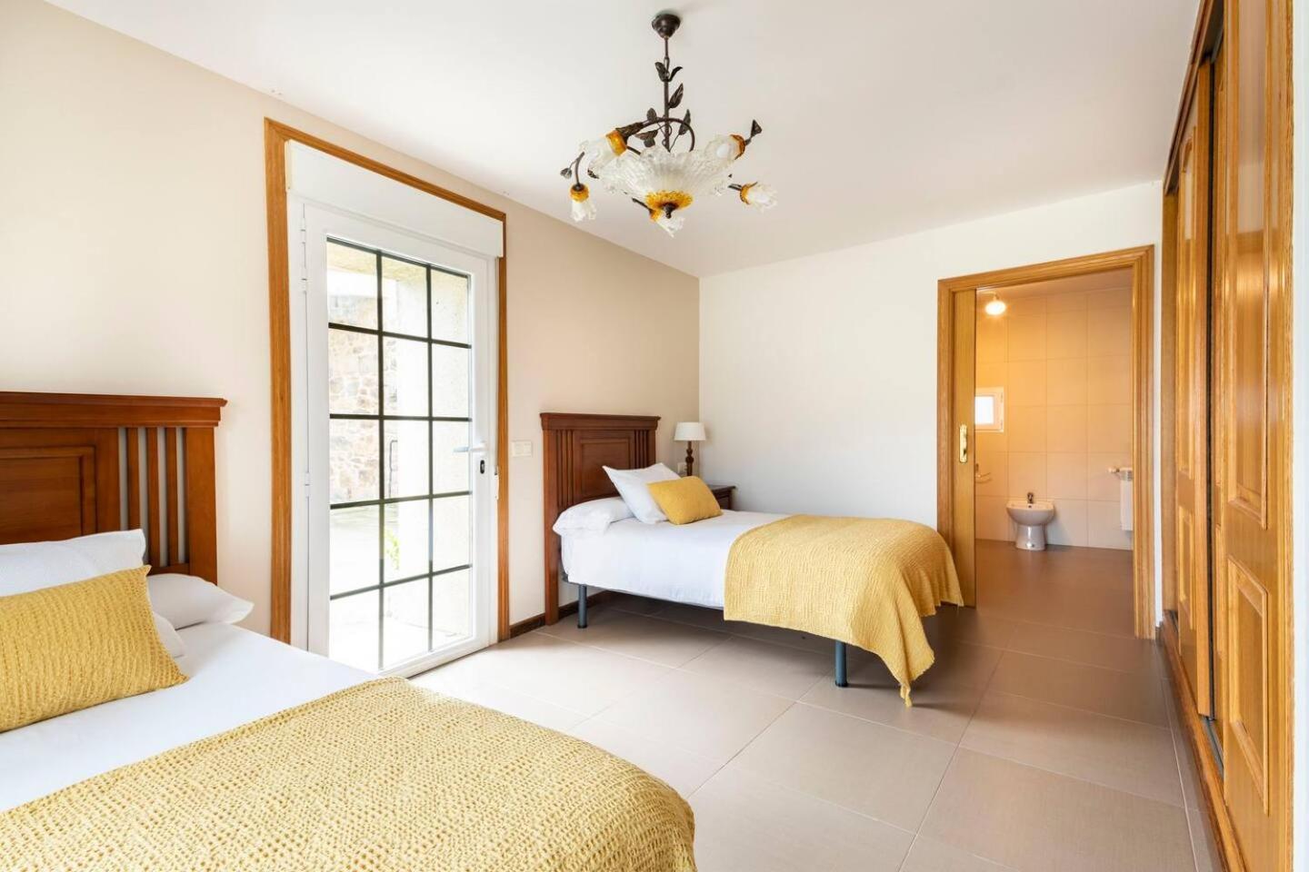 Galihost - Casa Con Enorme Jardin En Cambadosヴィラ エクステリア 写真