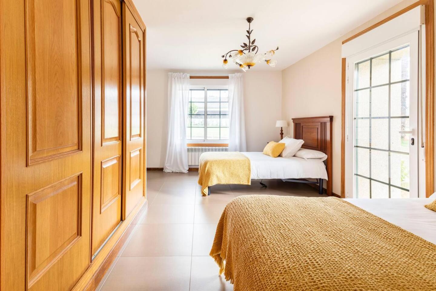Galihost - Casa Con Enorme Jardin En Cambadosヴィラ エクステリア 写真