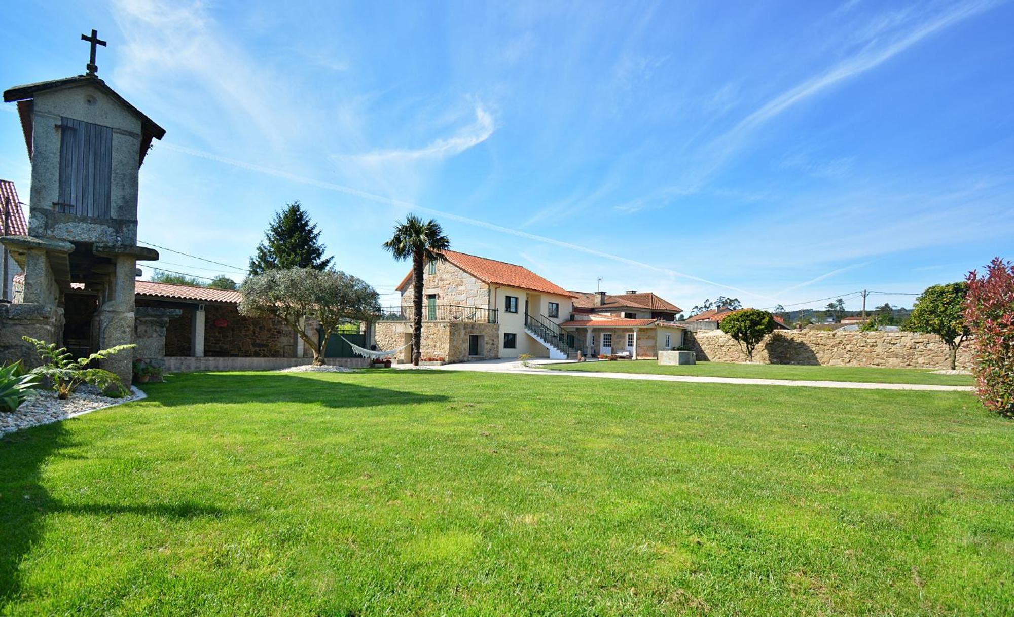 Galihost - Casa Con Enorme Jardin En Cambadosヴィラ エクステリア 写真