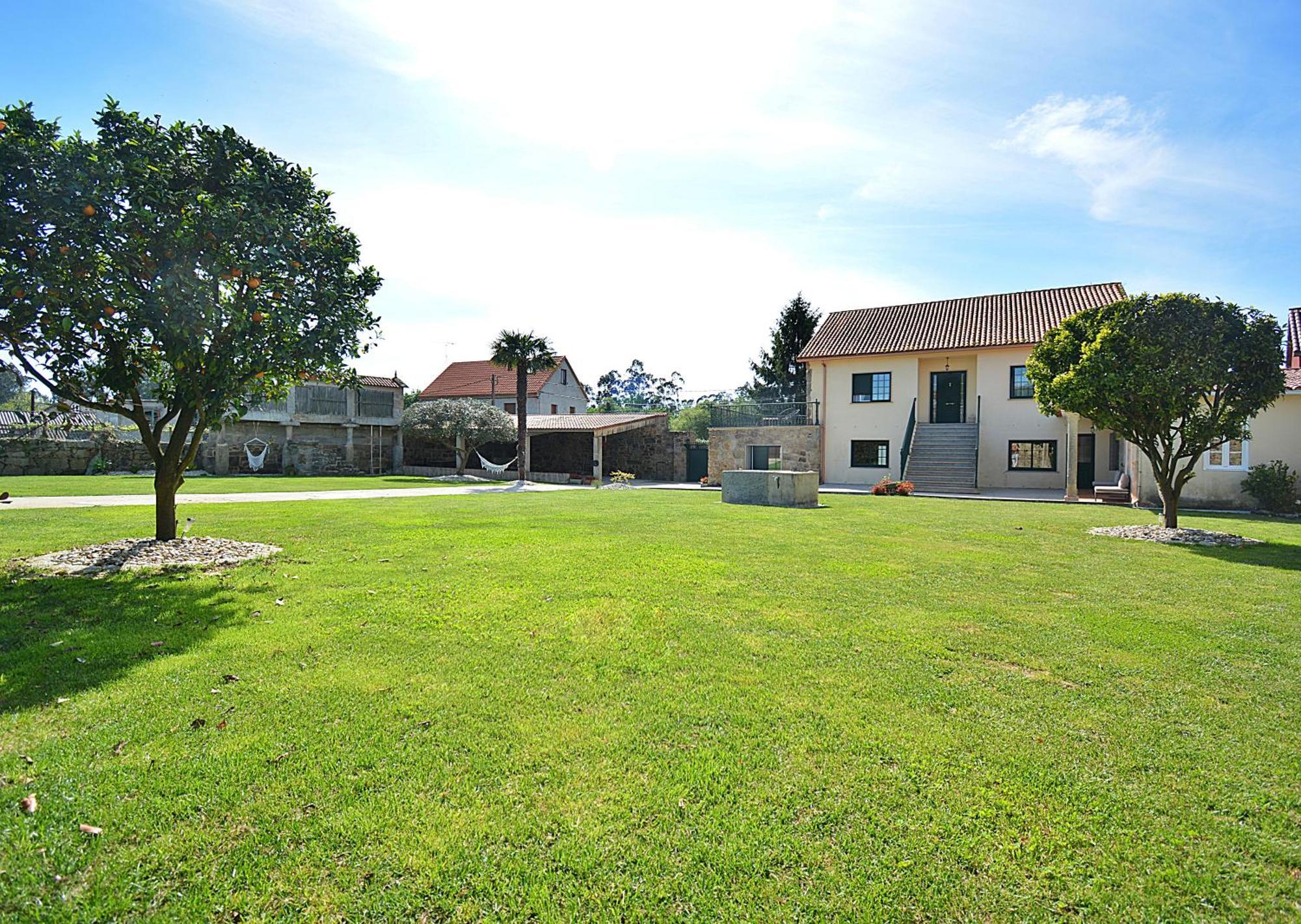 Galihost - Casa Con Enorme Jardin En Cambadosヴィラ エクステリア 写真