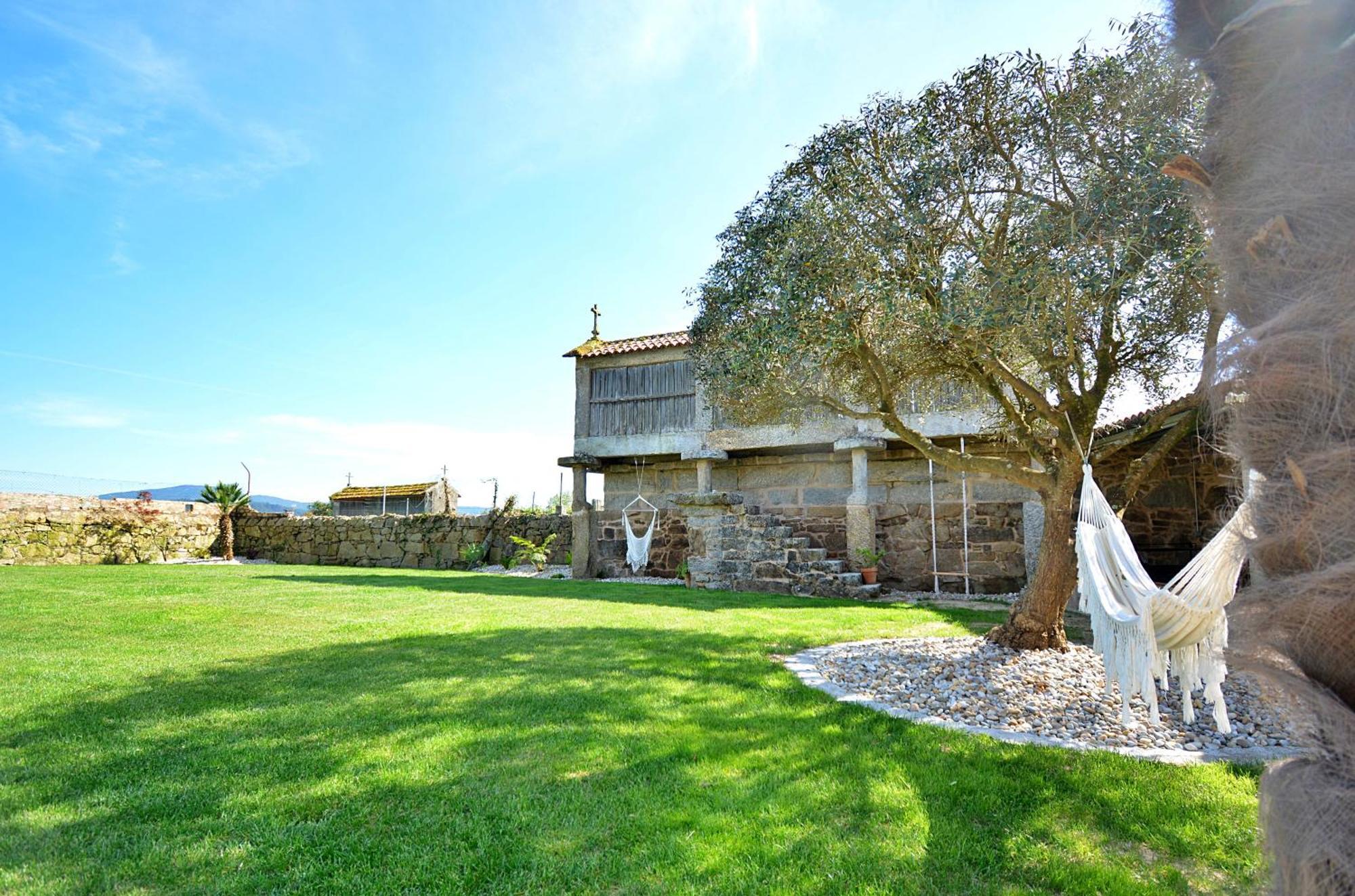 Galihost - Casa Con Enorme Jardin En Cambadosヴィラ エクステリア 写真