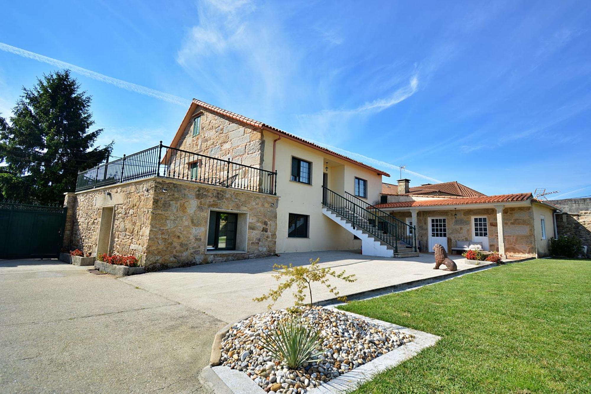 Galihost - Casa Con Enorme Jardin En Cambadosヴィラ エクステリア 写真